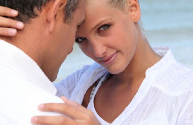 Evo zašto djevojke lude za starijim muškarcima