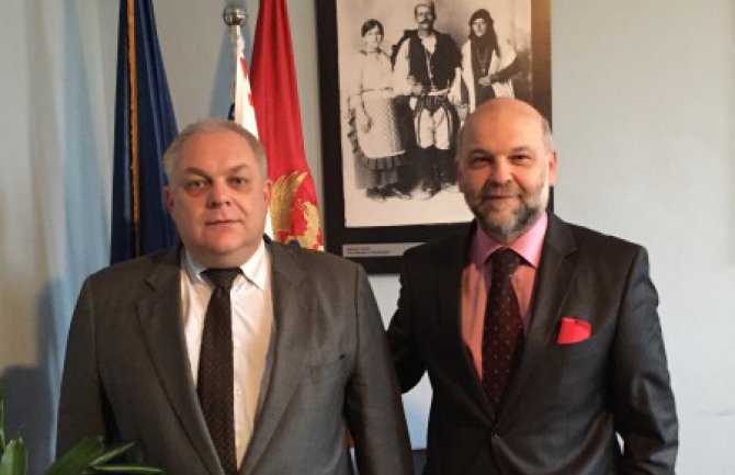 Iznenada pokrenuto pitanje Sutorine neće uticati na integracije