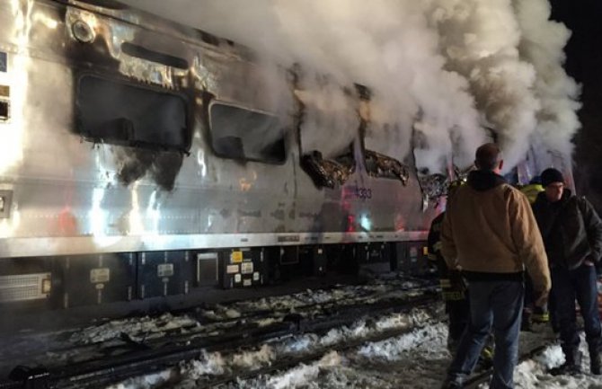 Njujork:  U sudaru voza i automobila sedam mrtvih, 12 povrijeđenih