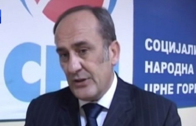 Kao i uvijek do sada, ja sam sa obije noge u SNP-u