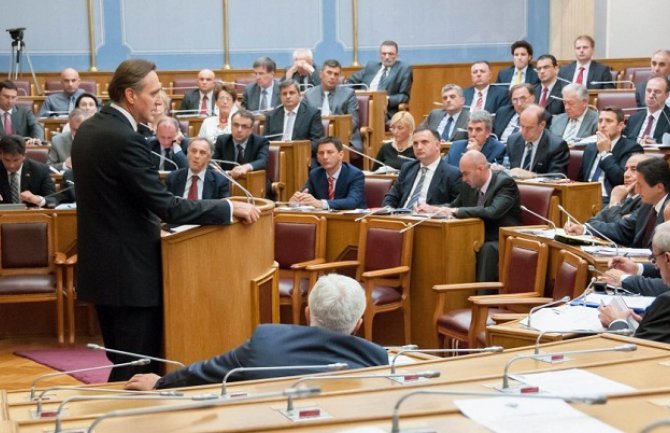 Za službena putovanja potrošiće se 190.000€