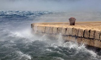 Olujni vjetar pogodio Boku