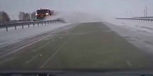  Ovako čiste snijeg na autoputu u Kazahstanu (VIDEO)