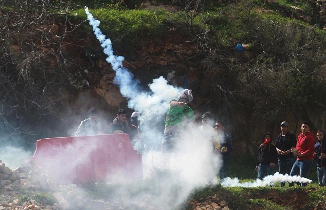  Studenti protestovali, izraelske snage bacile suzavac
