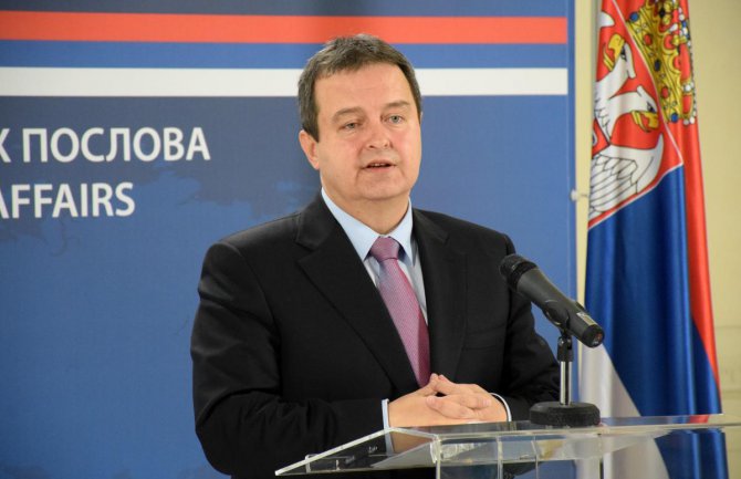 Dačić: Nikolić htio da skine Vučićevu glavu