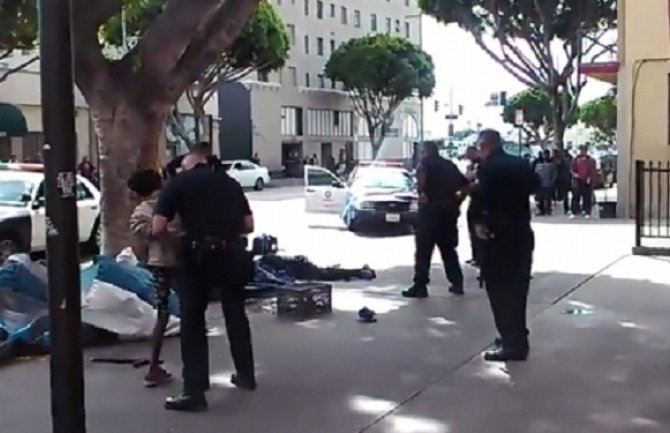 SAD: Nakon svađe policija ubila beskućnika (Video)