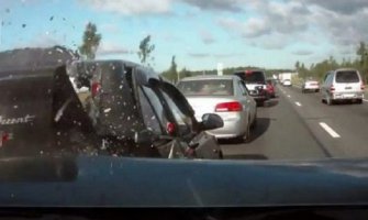 Dvoje povrijeđenih u lančanom sudaru