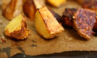 Pečen krompir sa susamom