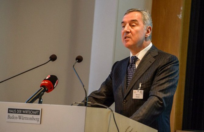 Đukanović: Možemo lako skliznuti s evropskog puta