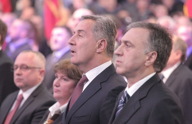 Đukanović i  Vujanović uputili telegram saučešća Vučiću