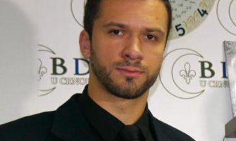 Hodžić: Vandali su na tek renoviranoj fasadi bacili fekalije na džamiju u Sutivanu