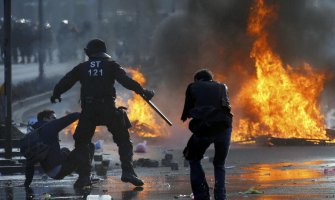 Sukob policije i demonstranata u Frankfurtu, više povrijeđenih 