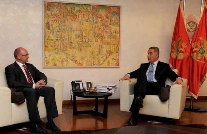 Ulaganje i rad sa mladima jača privredu i ekonomiju