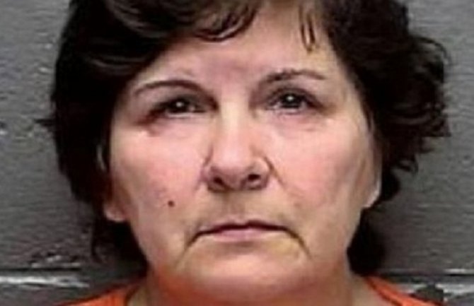 Baka (63) iskasapila muža, pa nosila djelove njegovog tijela sa sobom