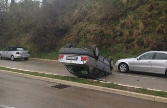 Ruskinja prevrnula automobil, čudom ostala nepovrijeđena 