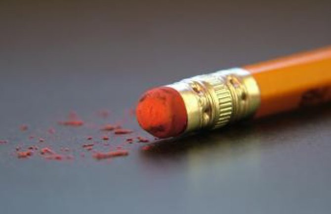Žena 30 godina živjela sa gumicom za brisanje u nosu 