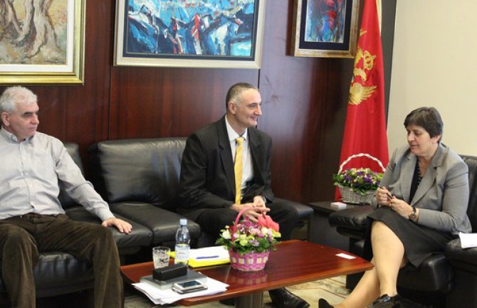 Vujačić i Kovačević o socijalnoj zaštiti sezonskih radnika