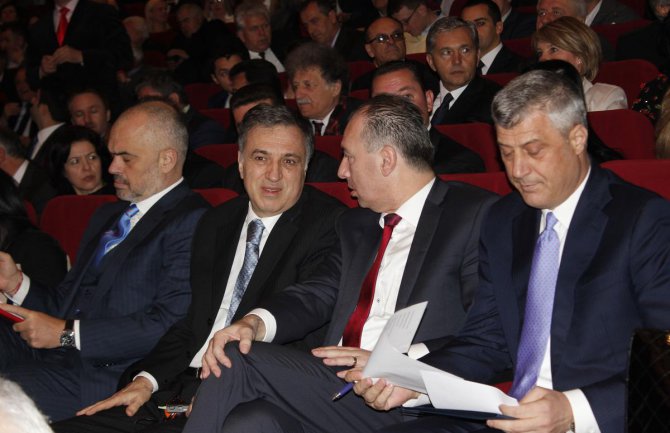 Edi Rama i Hašim Tači proglašeni počasnim građanima Ulcinja