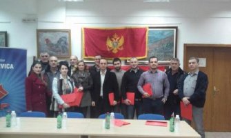 Partija da nastavi samostalno