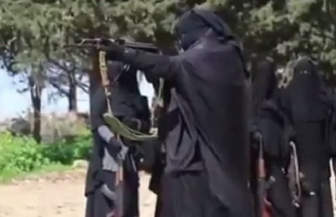 Ko su žene u kampu džihadista? ( VIDEO)