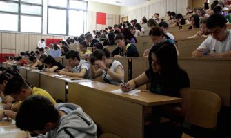 Besplatno školovanje samo za Srbe iz Crne Gore