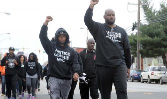 Afroamerikanac Fredi Grej  preminuo poslije hapšenja 