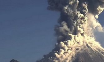 Dvije erupcije vulkana u Čileu