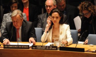 Sirijski ambasador zanijemio pred Anđelinom Džoli