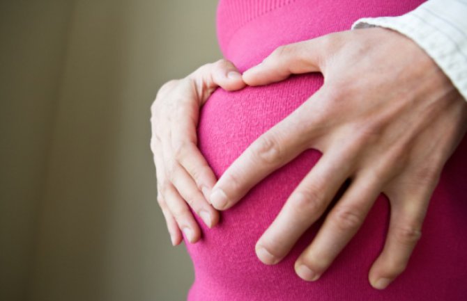 U Crnoj Gori oko 500 parova godišnje ide na vantjelesnu oplodnju