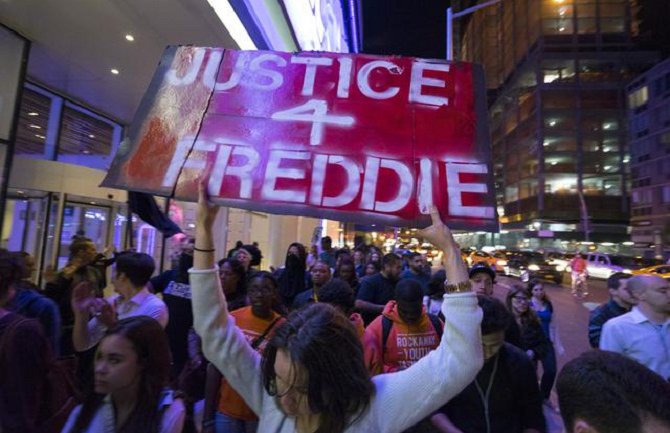 Uhapšeno 60 demonstranata