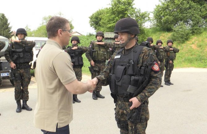 Srpski graničari kod njemačkog državljanina pronašli hiljadu detonatora eksploziva