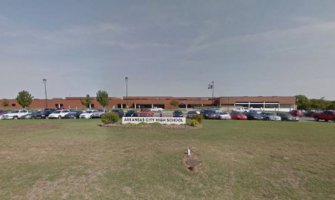 Đaci pokušali da prodaju svoju srednju školu na internetu