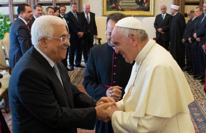 Papa Franjo označio Abasa anđelom mira