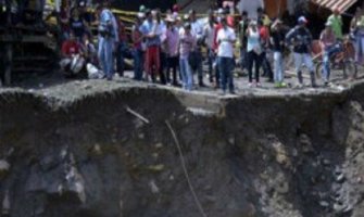 Klizište zatrpalo pet kuća, među šest poginulih i troje djece