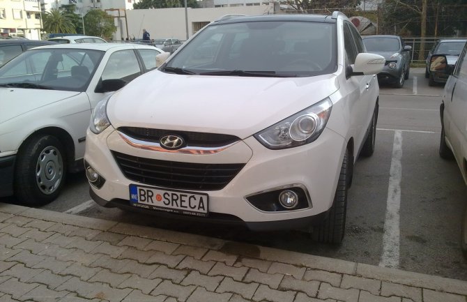 Personalizovane registarske tablice 600 eura