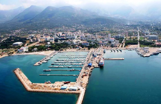 Beograđanka ubola prijatelja nožem, on prijavio pad sa motora