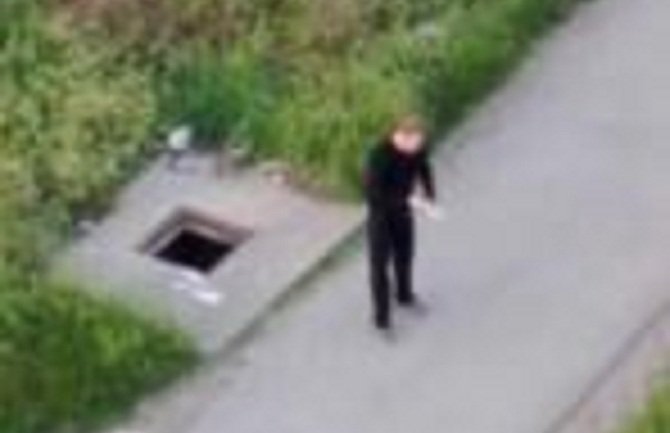 On je skočio u šahtu po mačku, da li biste i vi? (Video)