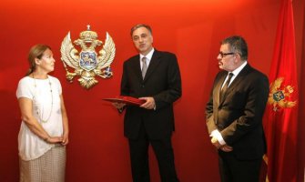 Predsjednik Vujanović posthumno odlikovao Zorana Đinđića