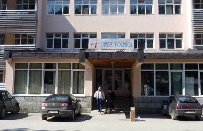 Bolnica Berane:  Beba u KCCG upućena zbog respiratornih problema