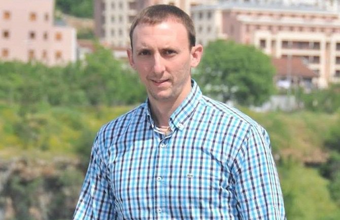 Ministarstvo prosvjete da ispita da li u školama postoje  VIP odjeljenja