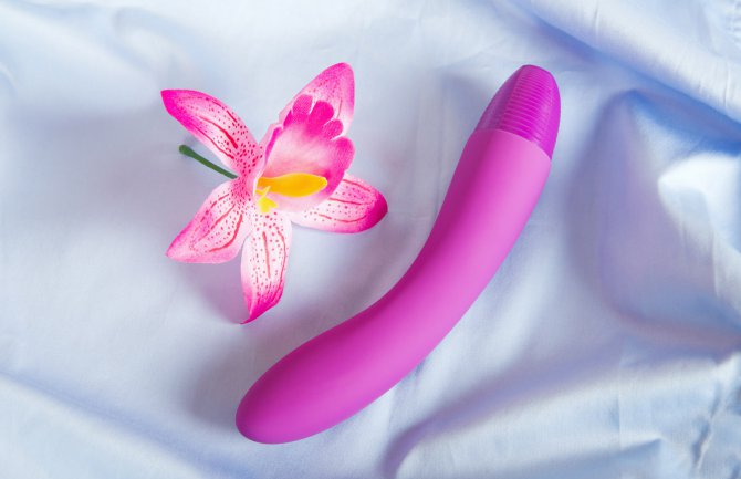 Ove žene su se prvi put suočile sa vibratorima (VIDEO)