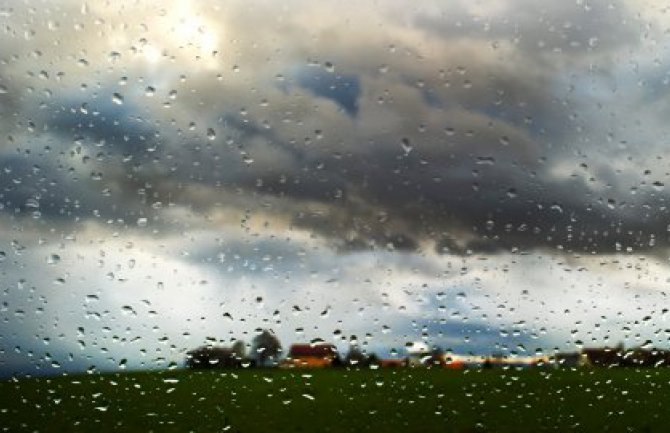 Sjutra oblačno, tokom noći kiša