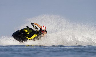  Gliserima  divljaju u tivatskom zalivu