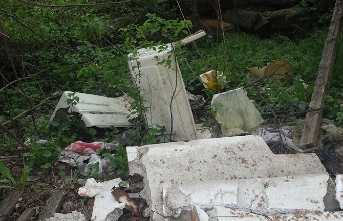 Komunalna policija u Pljevljima i dalje ne radi ništa