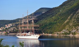 Najveći jedrenjak na svijetu uplovio u Boku