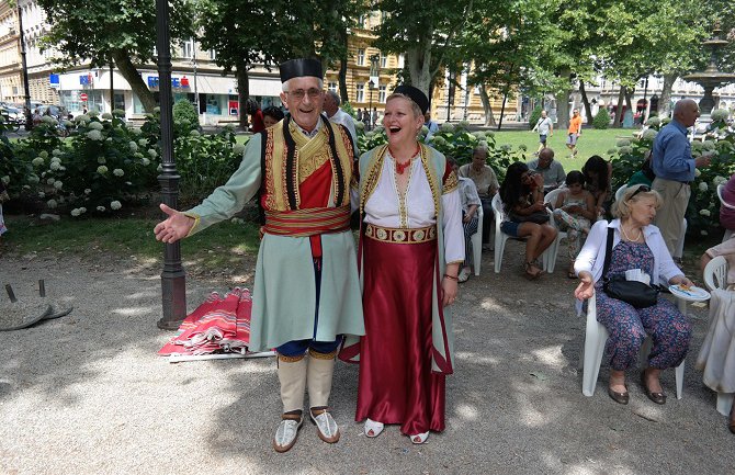 Crnogorska kuhinja i vino Vranac oduševili Zagrepčane!(FOTO)