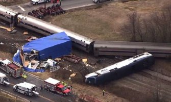 U sudaru voza i kamiona 14 mrtvih, 70 povrijeđenih