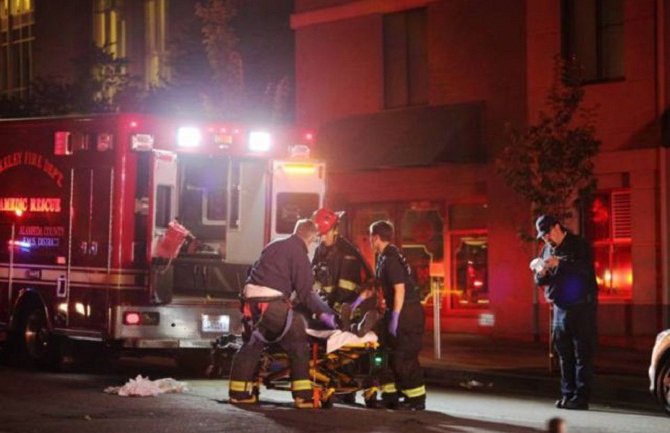 Pao balkon sa četvorospratne zgrade pet osoba poginulo, a osmoro povrijeđeno