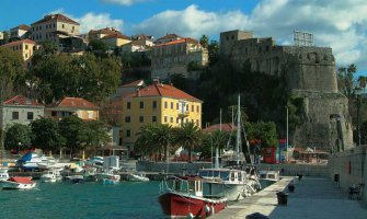 Herceg Novi: Dom za osam romskih porodica  