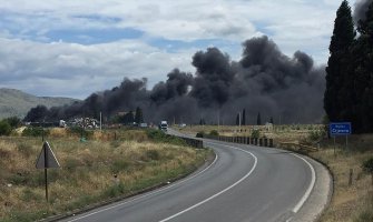 Vatra progutala  20 automobila!